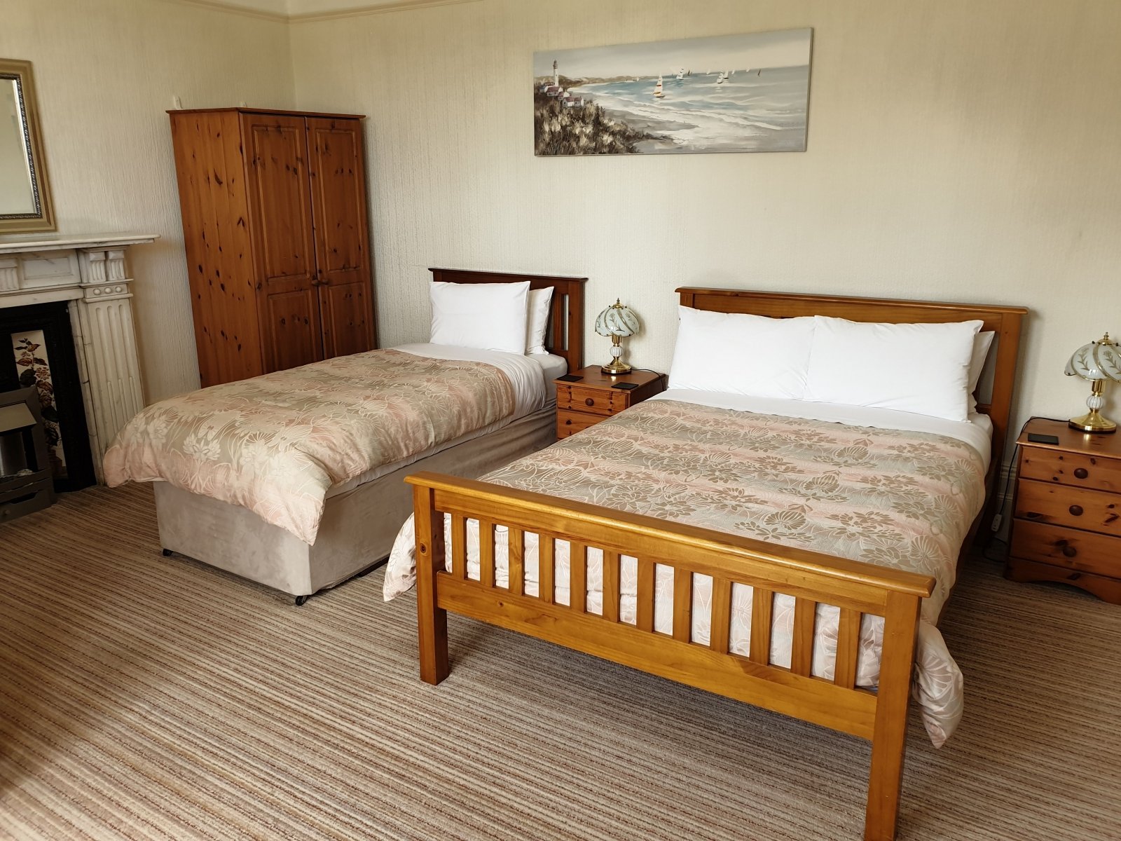 Lynton Appartments offers the best self-catering apartments! Contact Now