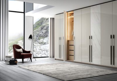 Fitted-Hinged-wardrobe-with-long-handle-in-light-grey-gloss-and-white-gloss-levanto-stone-finish-1-1