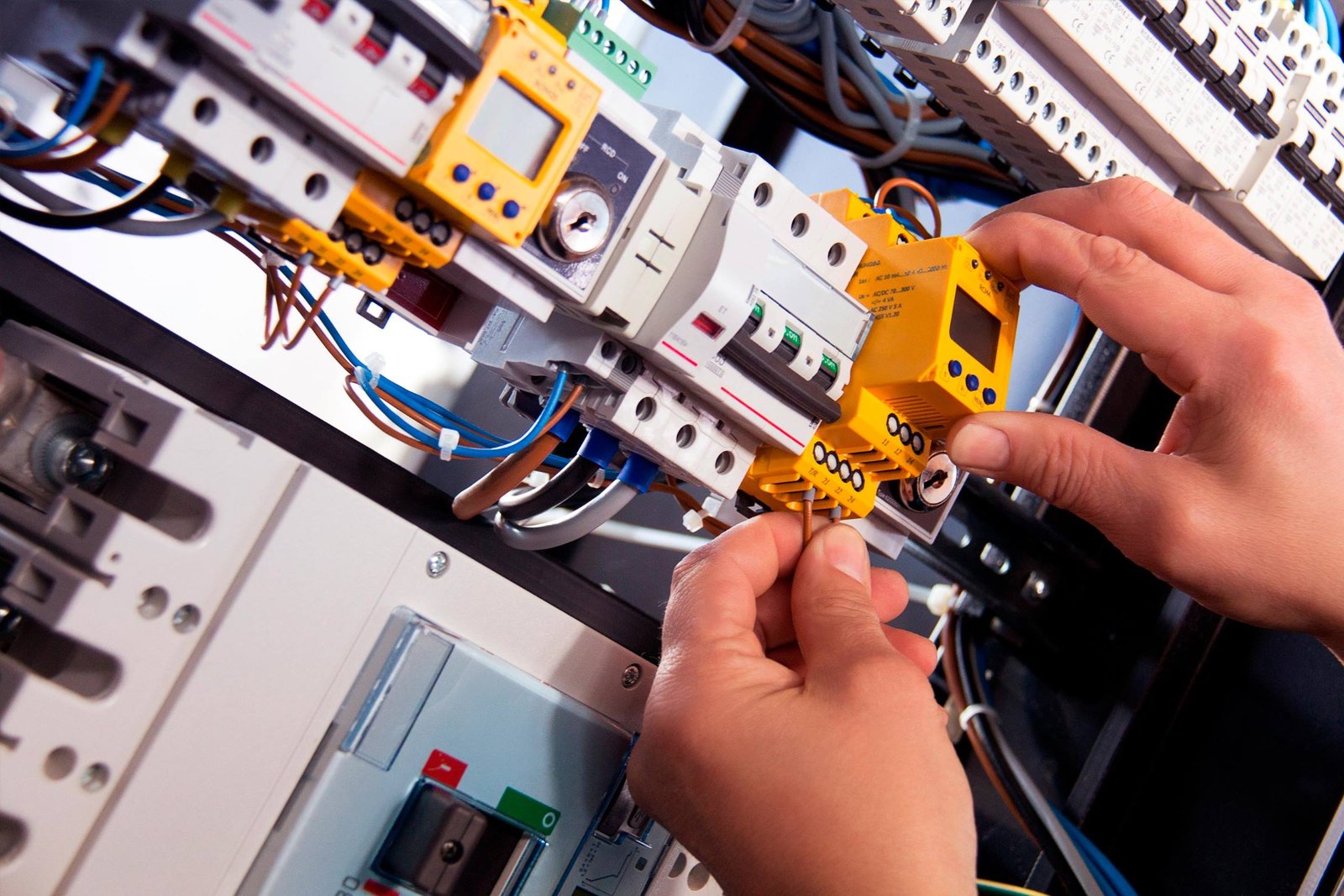 Fully Trained Domestic and commercial electrician in Hartlepool
