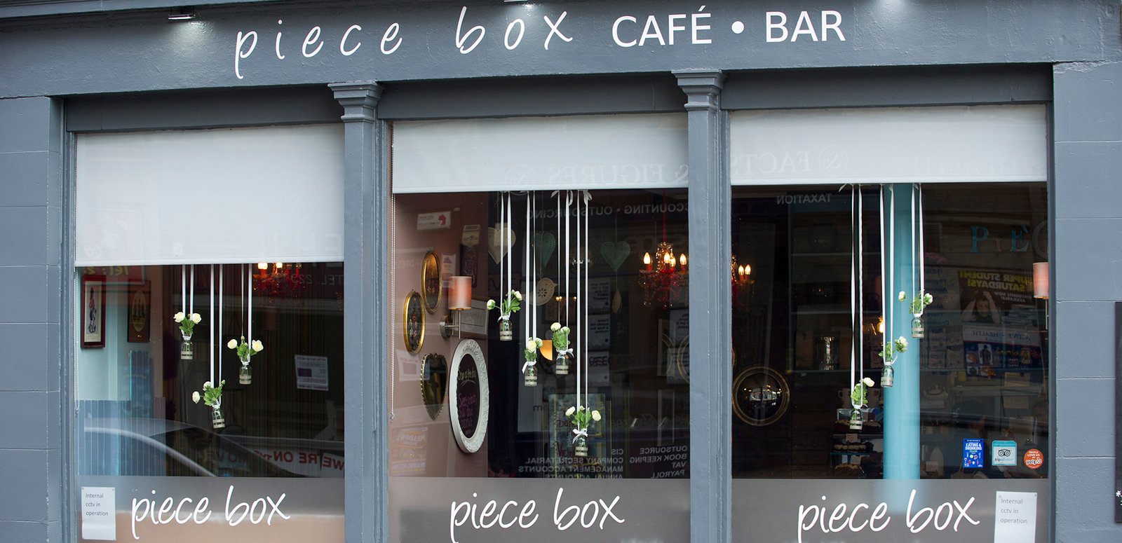 Get Delicious hot food items in Edinburgh!