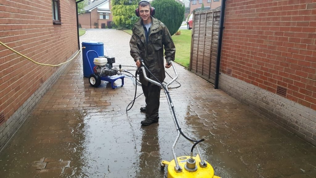 Get Professional Garden Maintenance in Sheffield