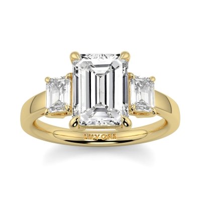 Now Get This Gorgeous Emerald 3 Stone Sides Stones Ring