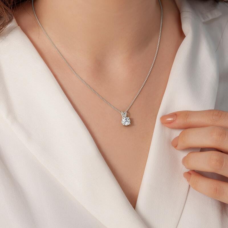 A Stunning Solitaire Diamond Pendant for Sale