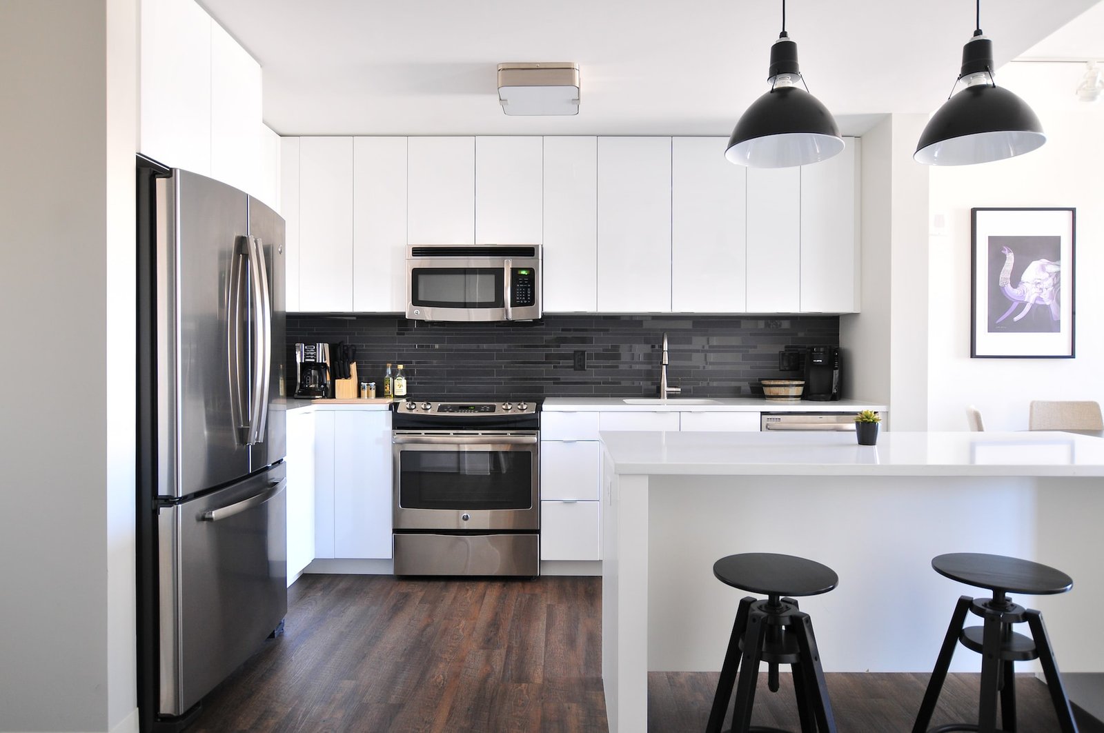 Unlock a World of Possibilities with Alternative Doors – Your Go-To for Kitchen Doors Installation