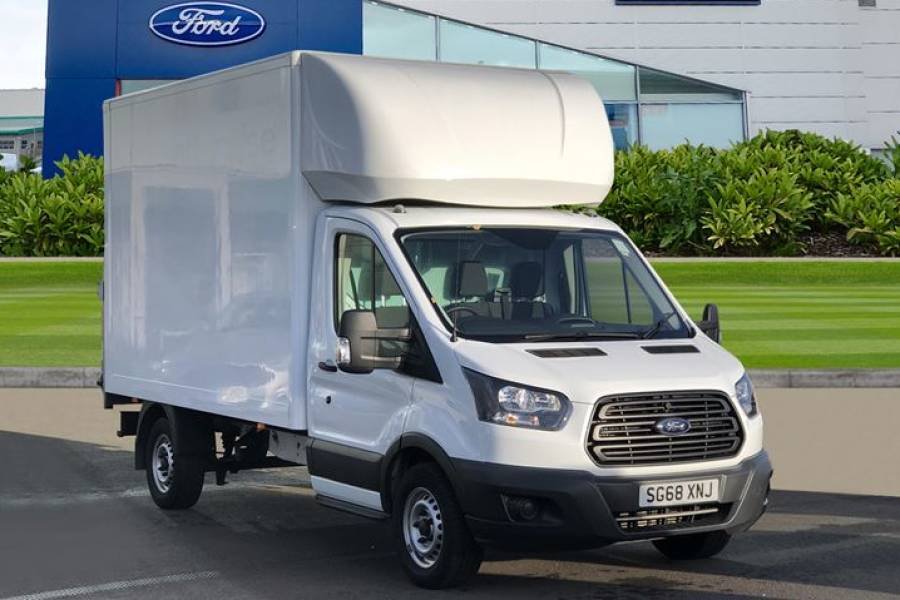 Mercedes Benz Luton Tail Lift LWB Van For Hire