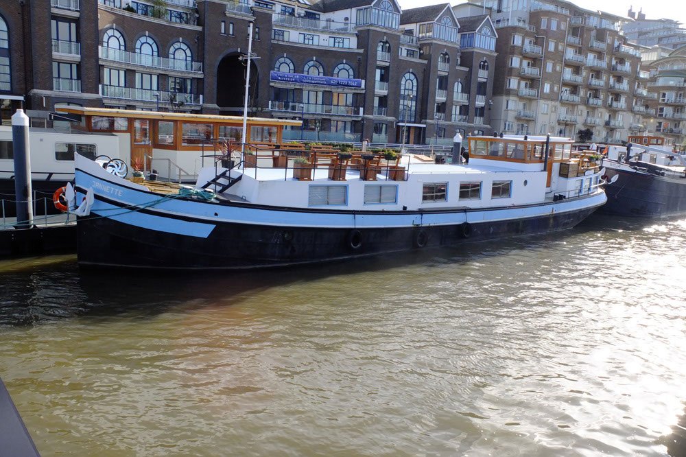 Your Waterfront Oasis Beckons! Explore House Boats for Sale with London Tideway.