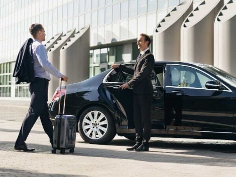 Are You Looking for Chauffeur Airport Services In Manchester?