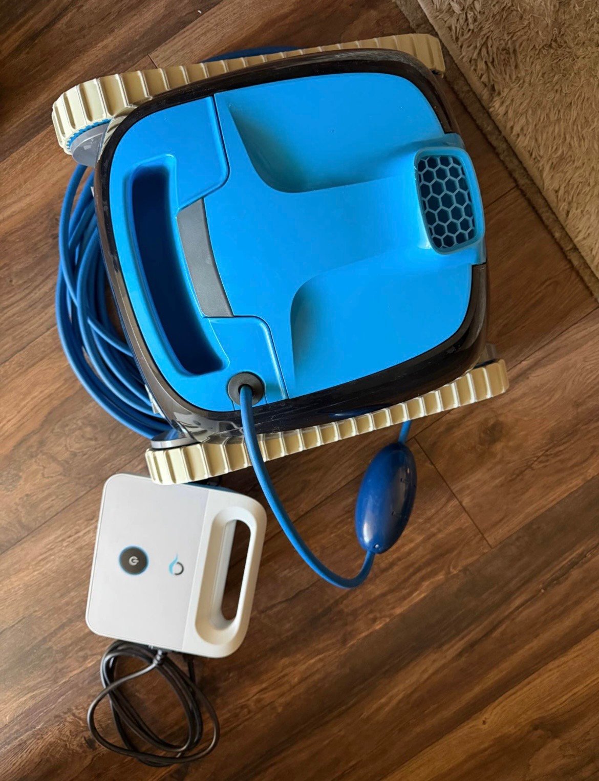 DOLPHIN VACUUM POOL CLEANER